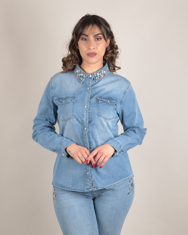 Camicia in denim con colletto gioiello