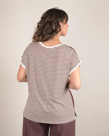 T-shirt in raso e viscosa con stampa astratta