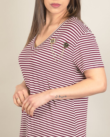 Vestito lungo a righe con scollo a V