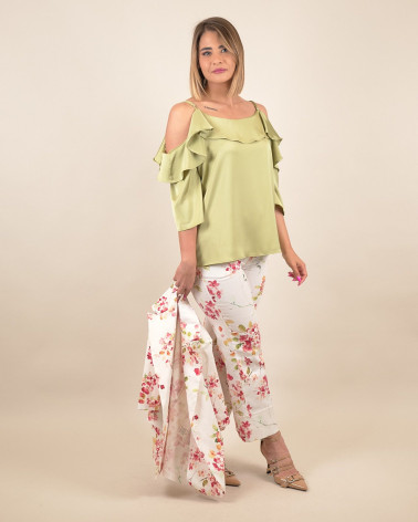 Blusa in raso con spalle scoperte