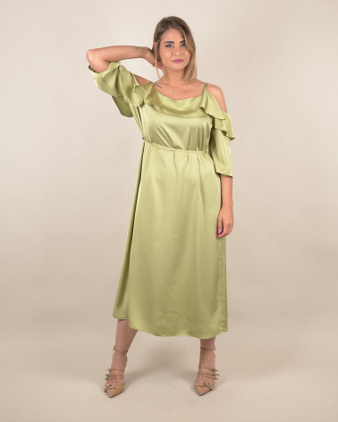 Abito verde in raso con spalle scoperte