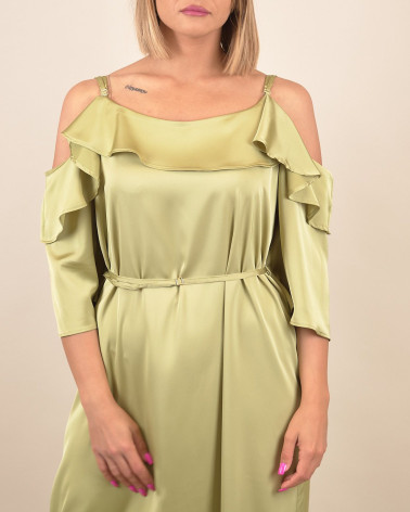 Abito verde in raso con spalle scoperte