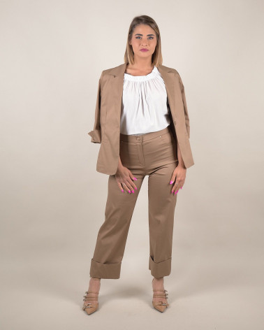 Blusa ampia con ricamo geometrico