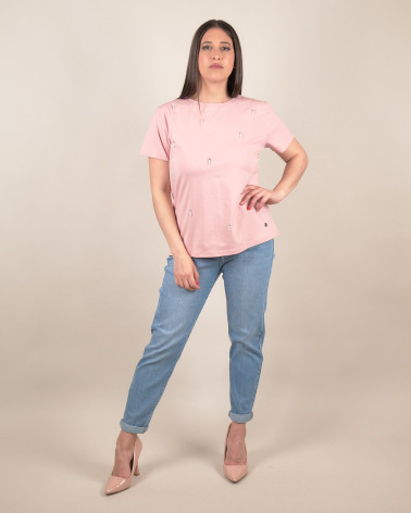 T-shirt con perle e strass applicati