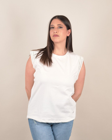 Top in cotone con inserti traforati sulle spalle