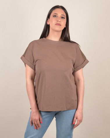T-shirt in cotone con spalle traforate