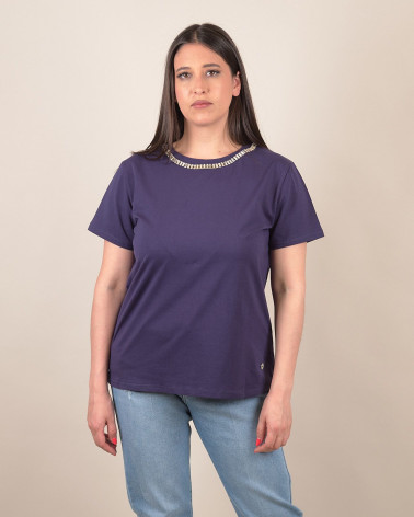 T-shirt con dettaglio gioiello
