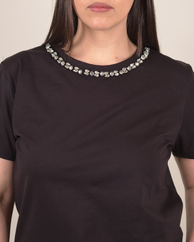 T-shirt in cotone con collana gioiello