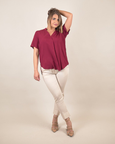 Blusa ciliegia con manica risvolto