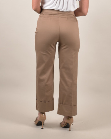 Pantaloni in cotone con risvolto sartoriale