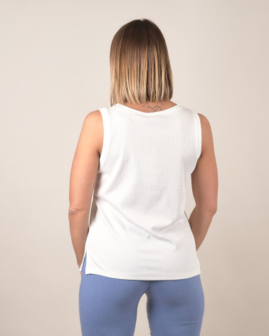 Top a costine con applicazione gioiello