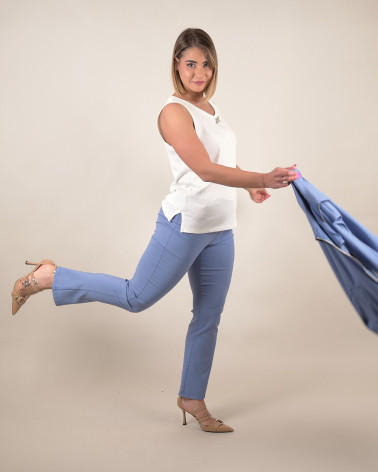 Top a costine con applicazione gioiello