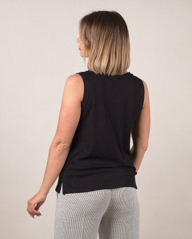 Top a costine con applicazione gioiello