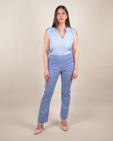 Pantaloni slim chambray con svasatura