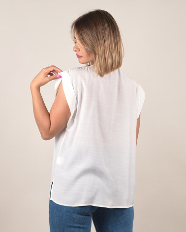 Blusa manica ad aletta con scollo conchiglie