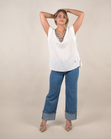 Blusa manica ad aletta con scollo conchiglie