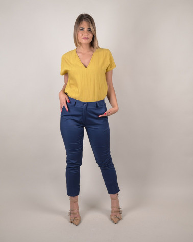 Pantaloni chino con piega