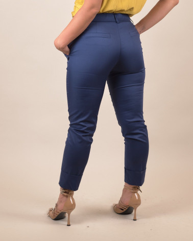 Pantaloni chino con piega