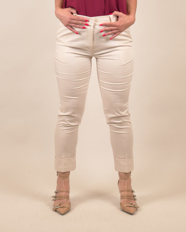 Pantaloni chino con piega