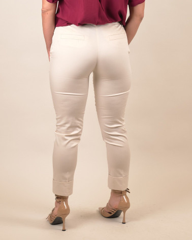 Pantaloni chino con piega