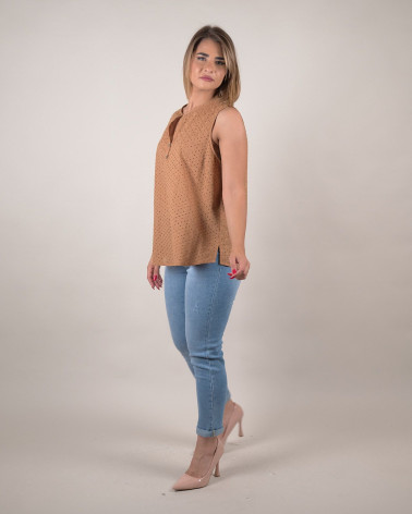 Top smanicato in sangallo di cotone