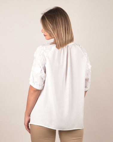 Camicia con maniche ricamate