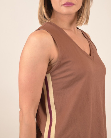 Top marrone con fasce laterali