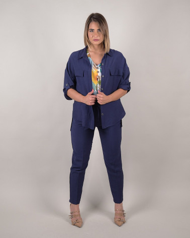 Camicia blu navy con tasche frontali