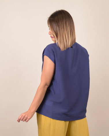 Blusa con scollo a V e manica ad aletta
