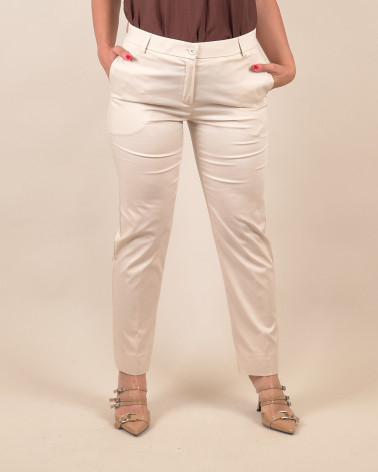 Pantaloni chino in cotone
