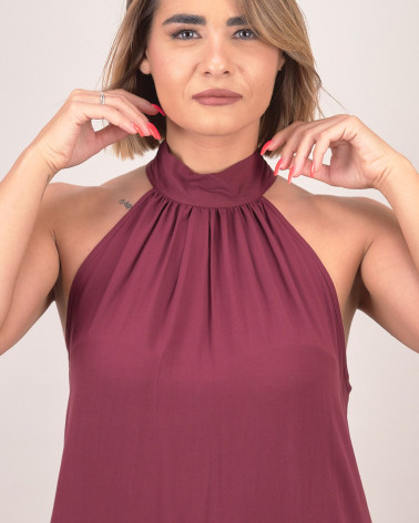 Abito svasato con collo alto arricciato