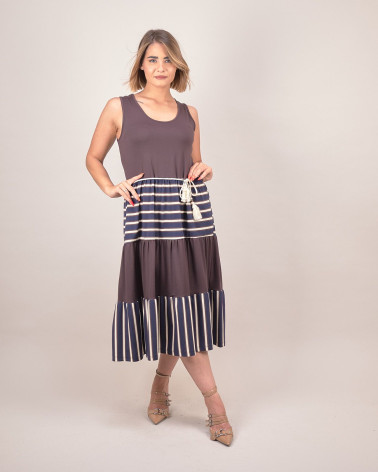 Abito smanicato con gonna a righe e cordoncino