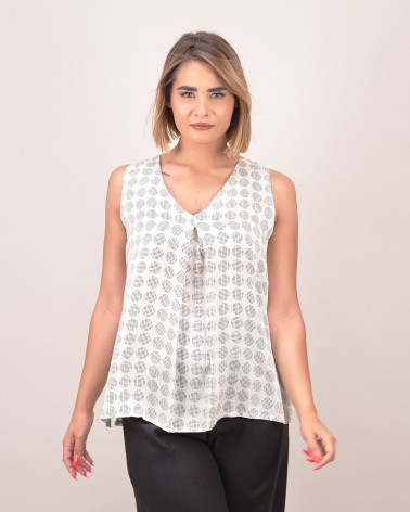 Top smanicato in viscosa con fantasia a pois