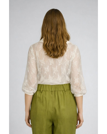 Camicia in pizzo leggero con maniche tre quarti
