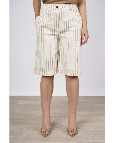 Bermuda gessati beige con righe bordeaux