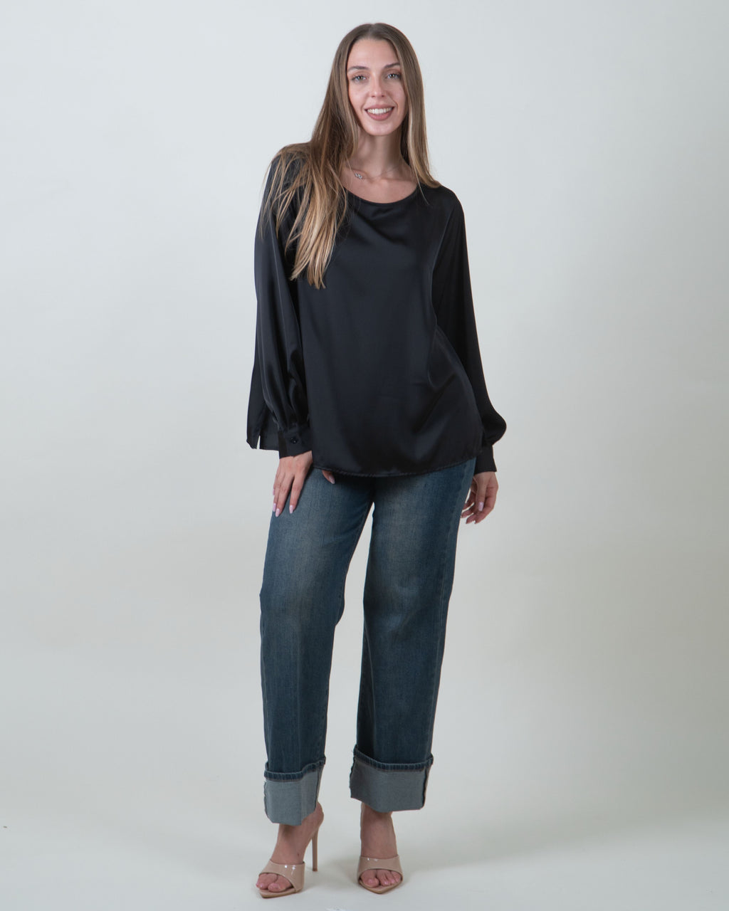 Blusa satinata a maniche lunghe|Colore:Nero