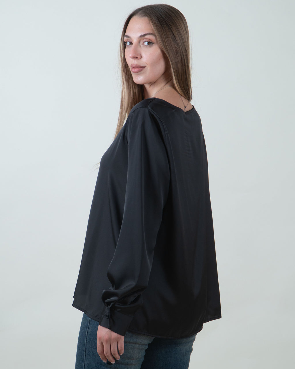 Blusa satinata a maniche lunghe|Colore:Nero