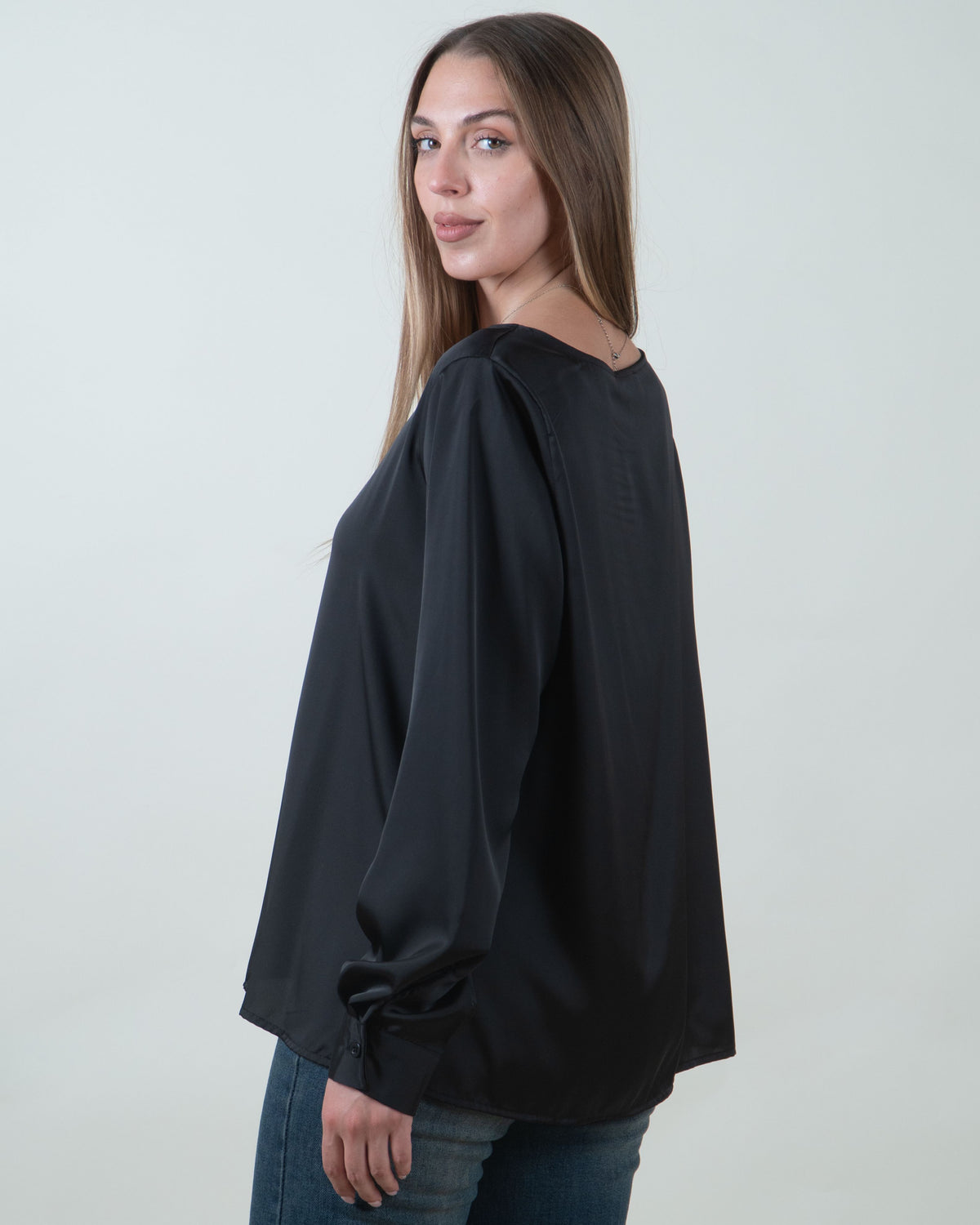 Blusa satinata a maniche lunghe|Colore:Nero