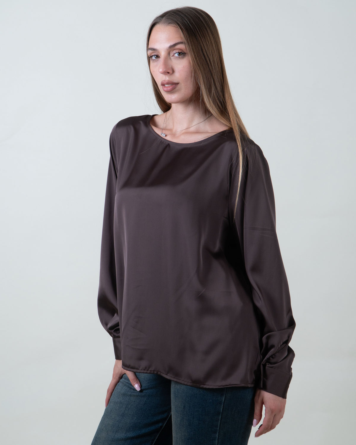 Blusa satinata a maniche lunghe|Colore:Moro