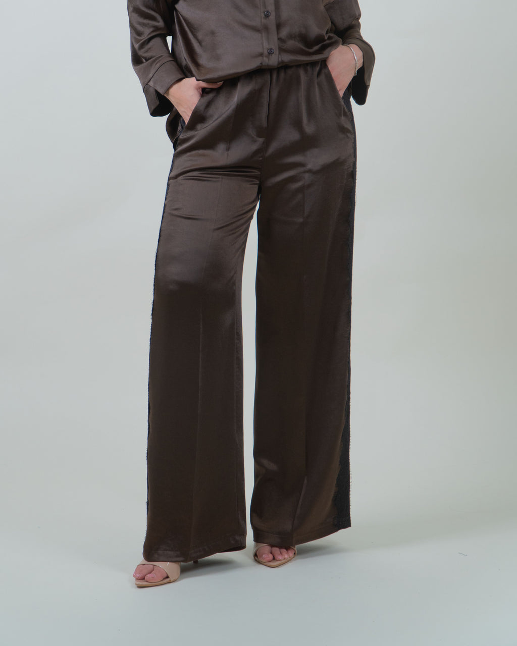 Pantaloni palazzo moro satinati con inserto in piz|Colore:Moro