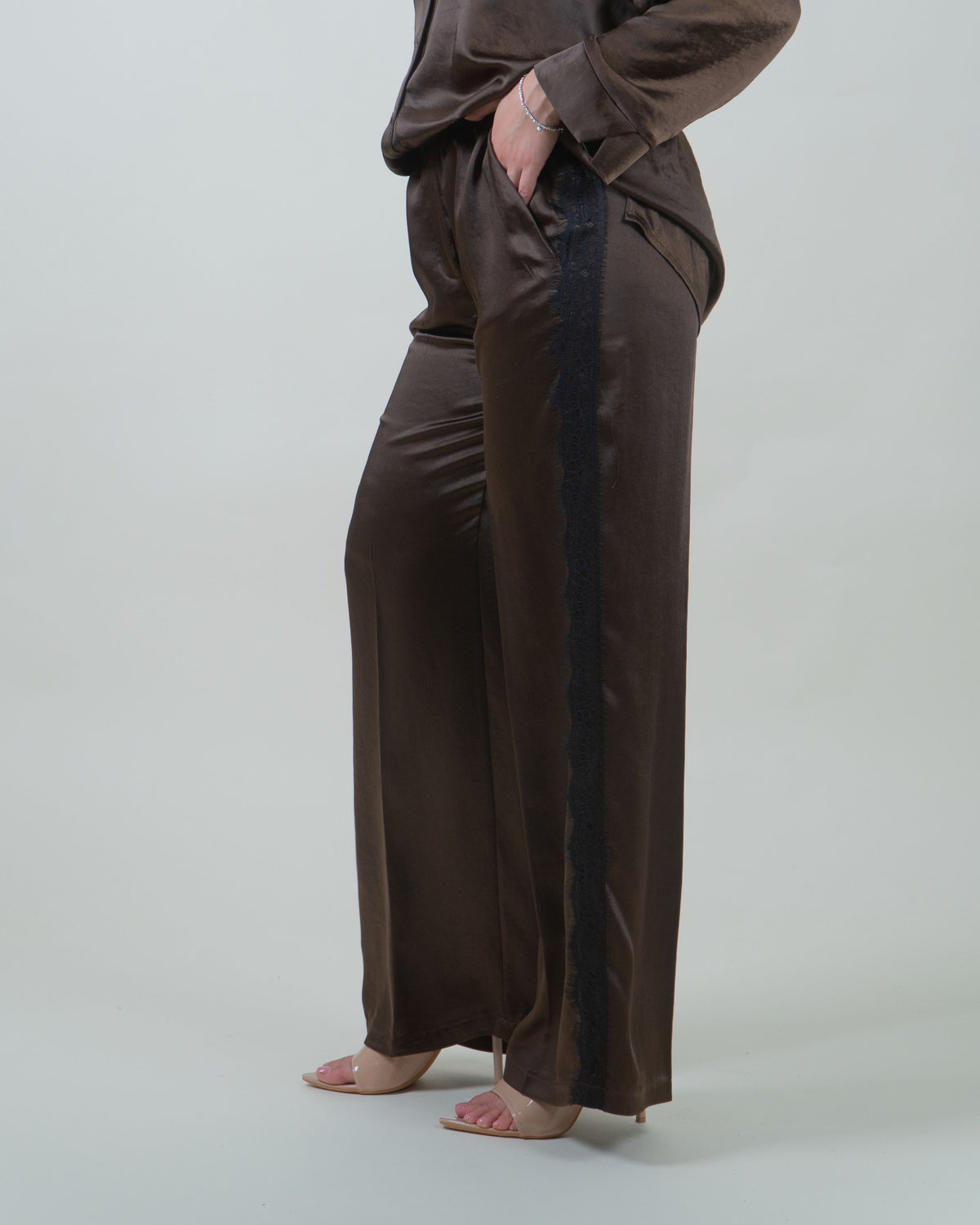 Pantaloni palazzo moro satinati con inserto in piz|Colore:Moro