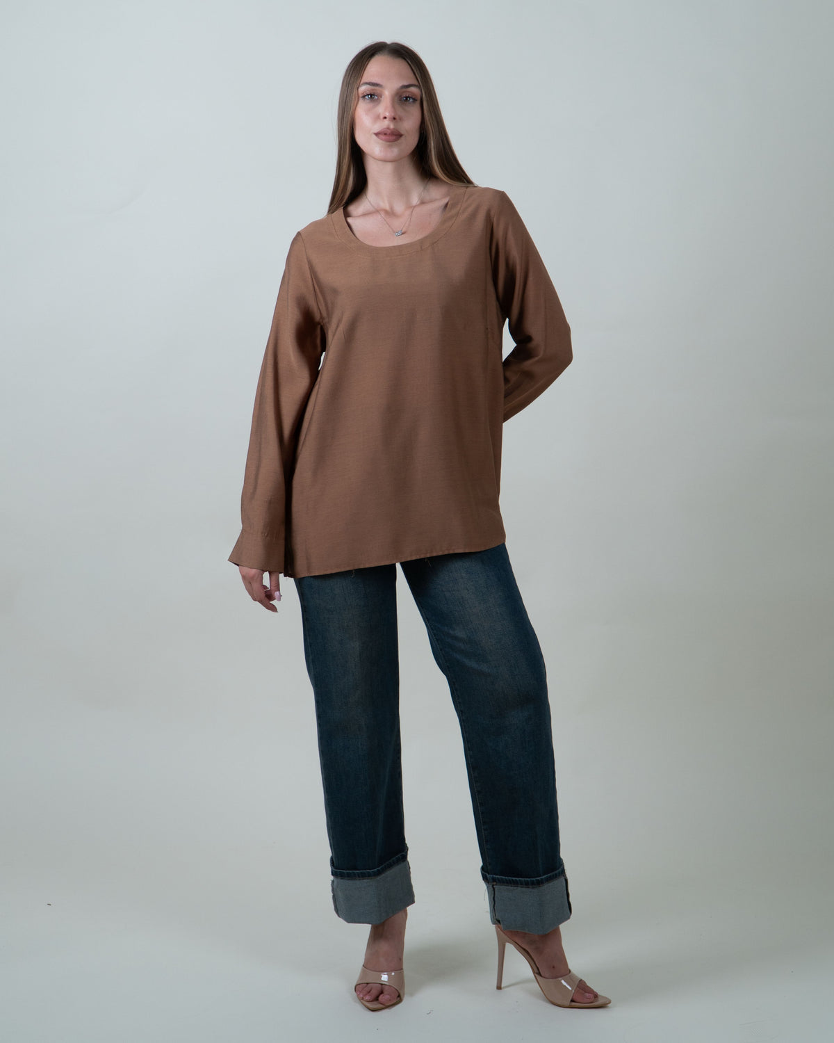 Maglia fluida con scollo rotondo e maniche lunghe|Colore:Nocciola
