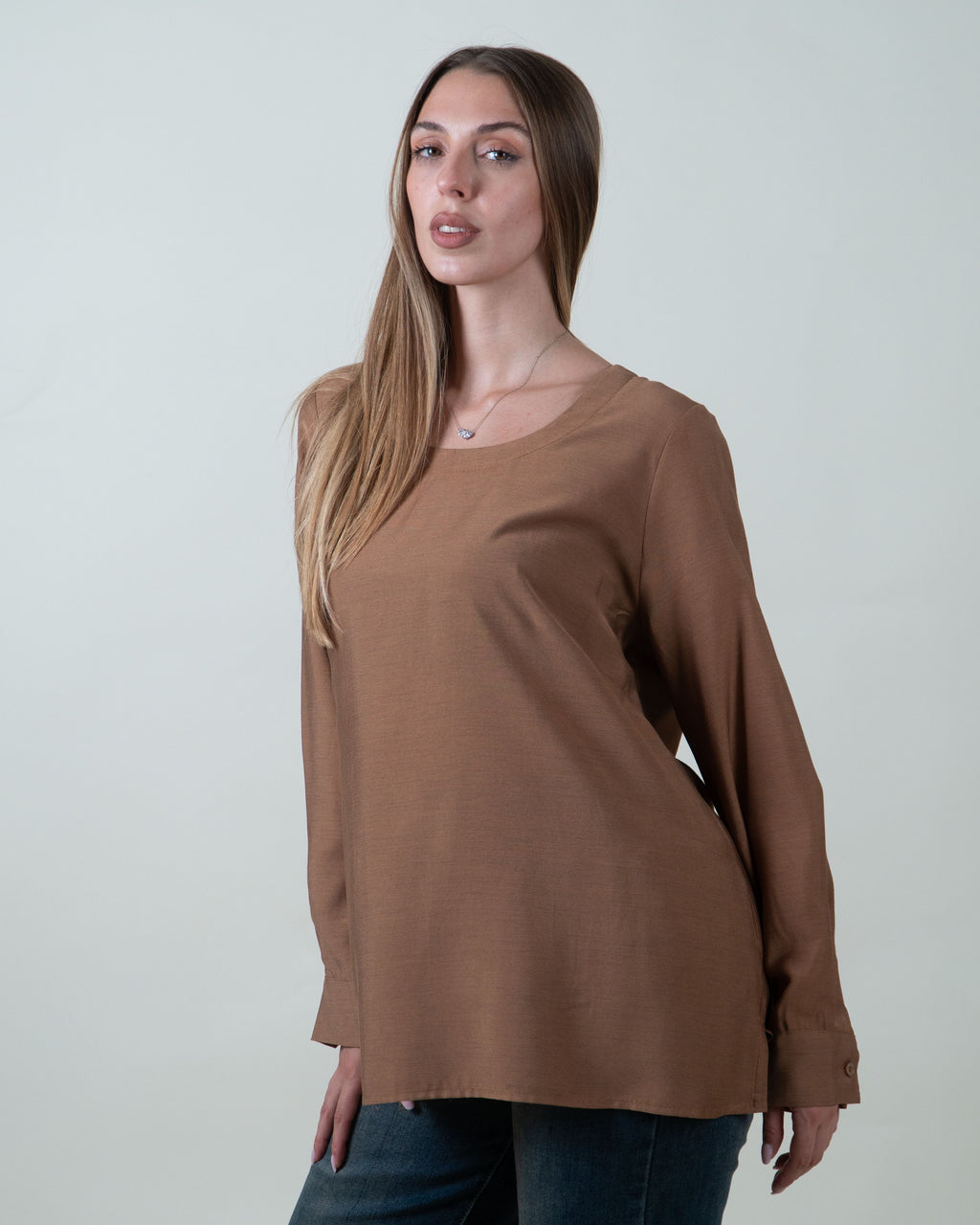 Maglia fluida con scollo rotondo e maniche lunghe|Colore:Nocciola