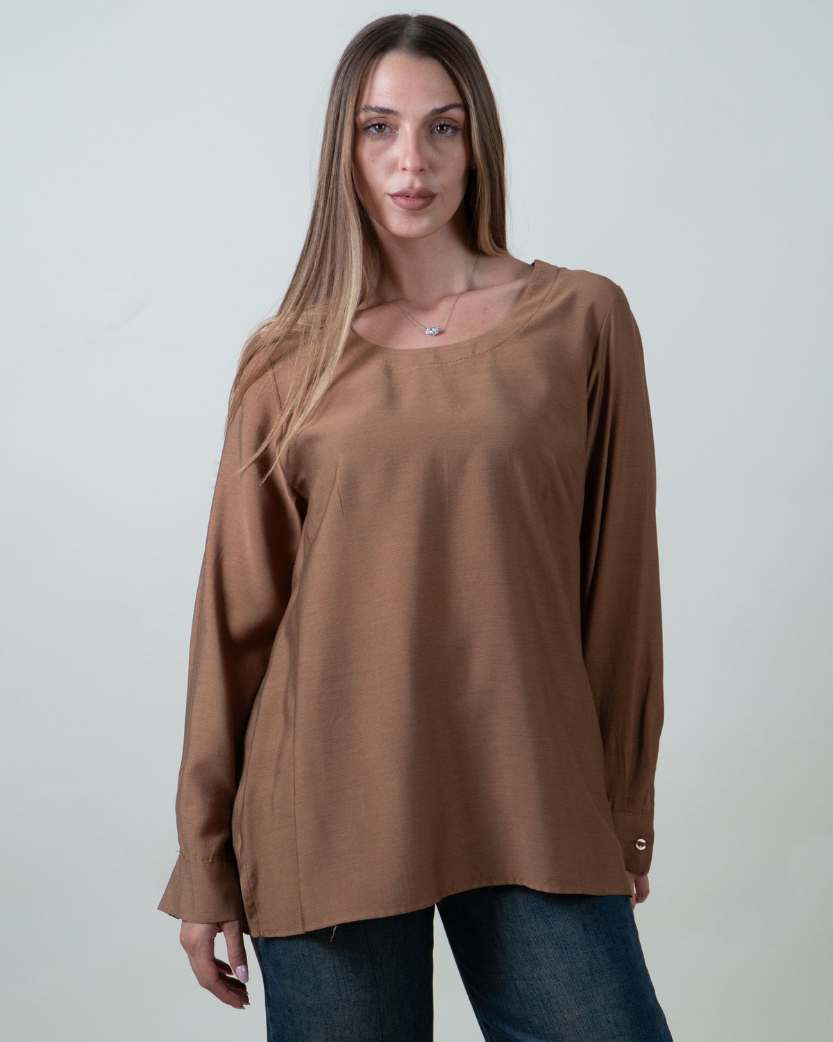 Maglia fluida con scollo rotondo e maniche lunghe|Colore:Nocciola