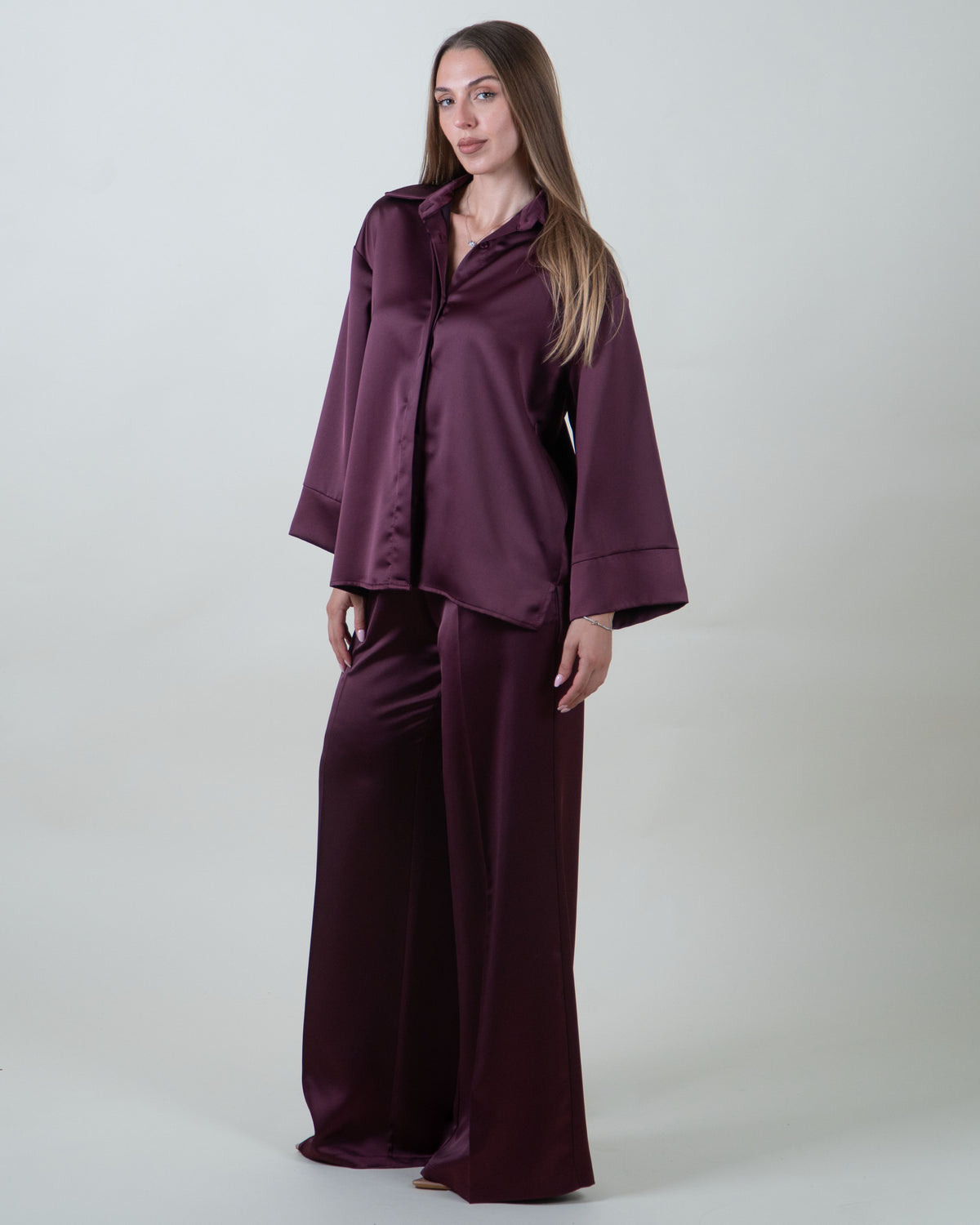 Pantaloni satinati bordeaux palazzo|Colore:Bordeaux