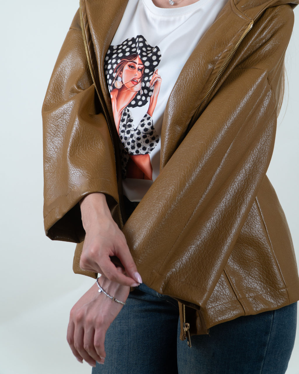 Giacca tabacco effetto pelle con cappuccio|Colore:Tabacco
