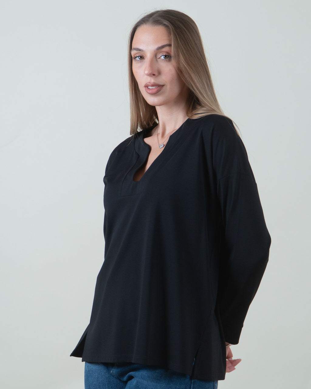 Maglia morbida con scollo a V|Colore:Nero
