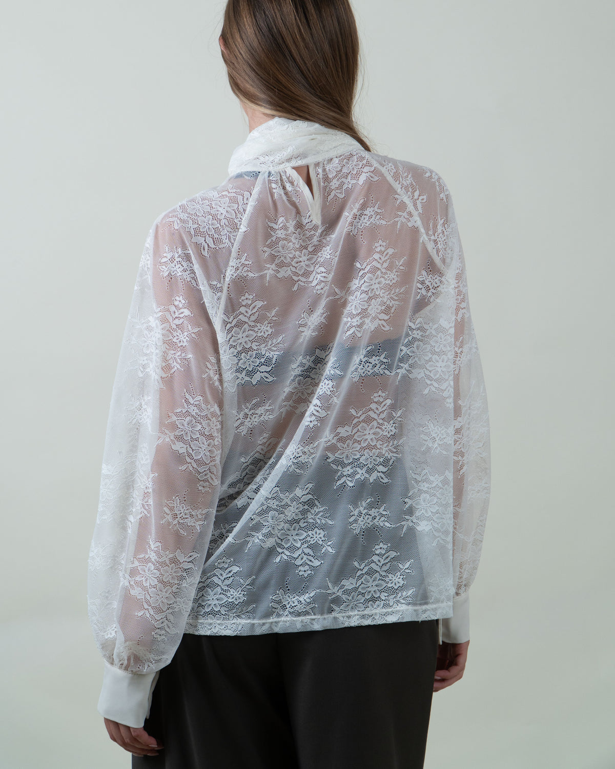 Blusa in pizzo con fiocco|Colore:Burro