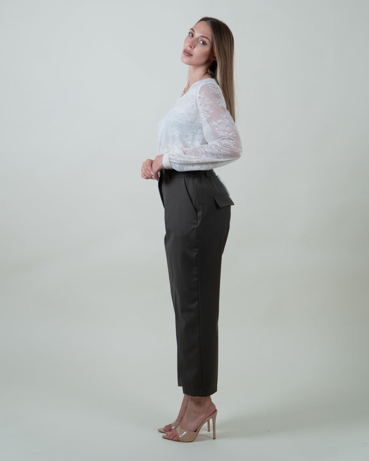 Pantaloni verde militare capri a gamba dritta|Colore:Verde militare
