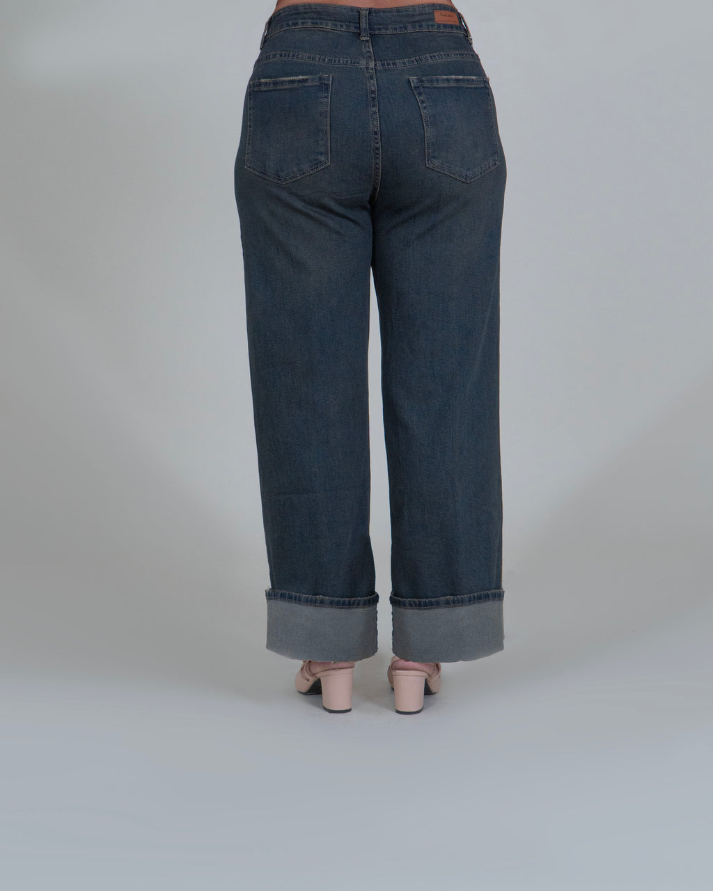 Jeans a Gamba Larga Effetto Sabbiato con Risvolto|Colore:Jeans